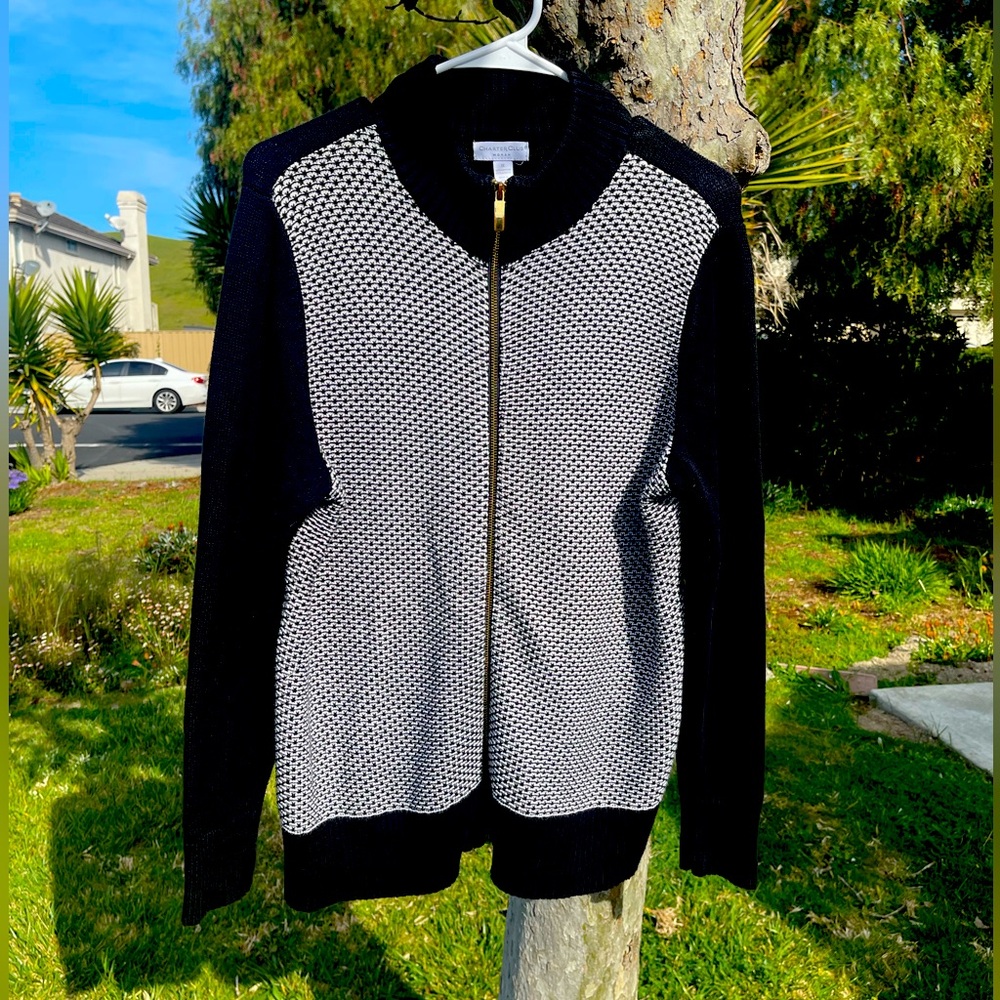 🍂Black and White Zip-Up Sweater
